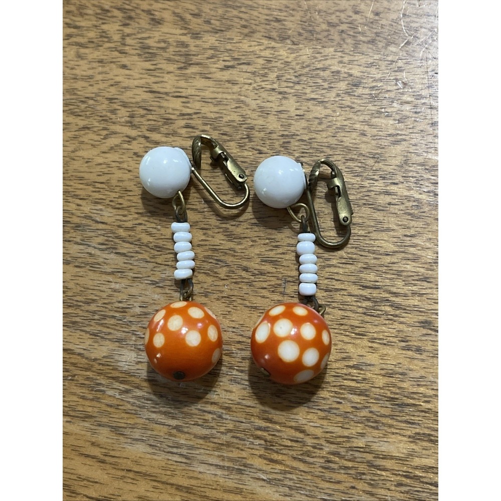 Vtg Mod Large Ball Dangle Clip On Earrings Orange‎ Polka Dots Lucite Possibly